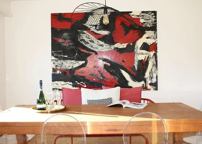 Superb Apt- Garden- 3 Parkings, Near Petite Venise !